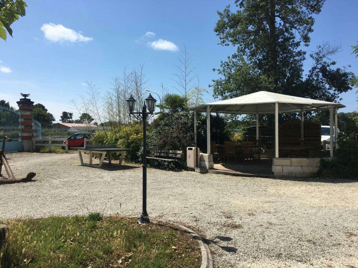La Ferme Antoinette Hotell Les Mathes Exteriör bild